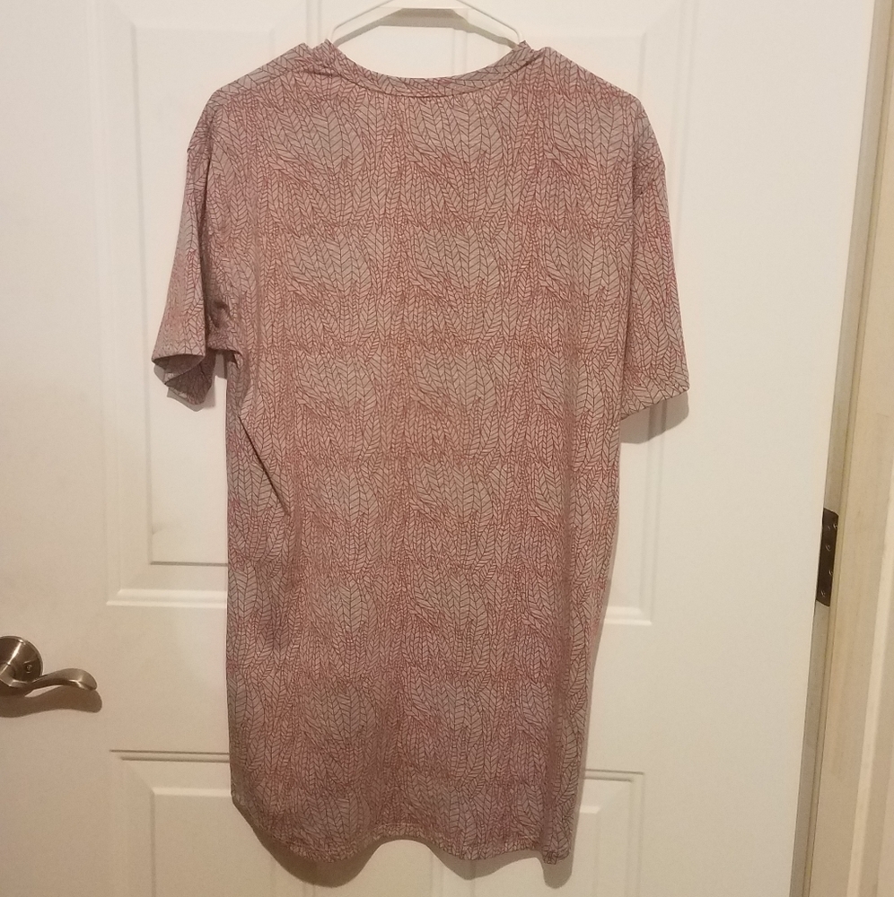 Lularoe Medium Leaf Patrick Tee - image 5